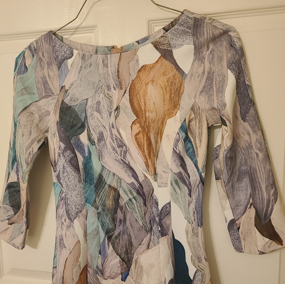 Colorful Patterned Fitted Dress - Picture 10 of 15